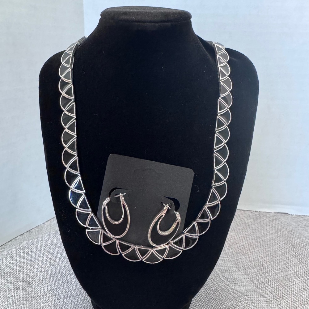LC Lauren Conrad Silver Tone Geometric Earrings & Unbranded Matching Necklace